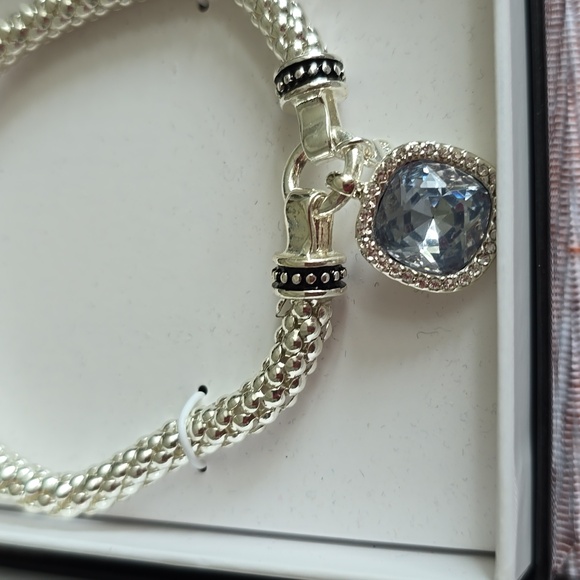 NINE WEST BRAND WOMEN'S FASHION JEWELRY BUNDLE OF 2 STRETCH BRACELETS - Picture 3 of 15